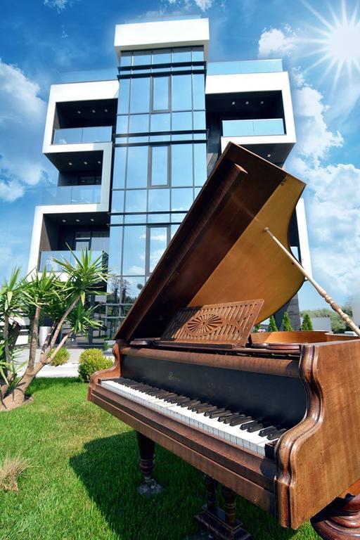 Imperia By Zev Apartments Нэводари Экстерьер фото